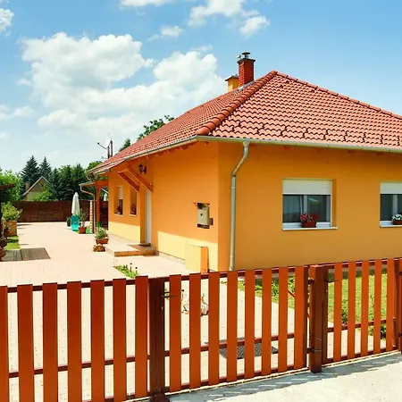 Villa Bakos *