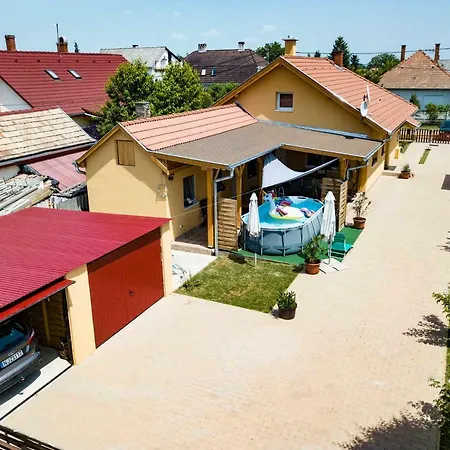 Bakos