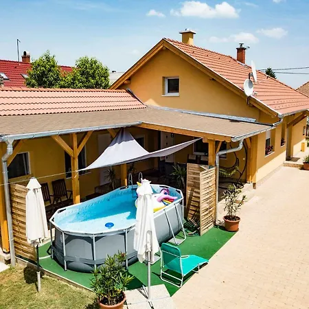 Villa Bakos *